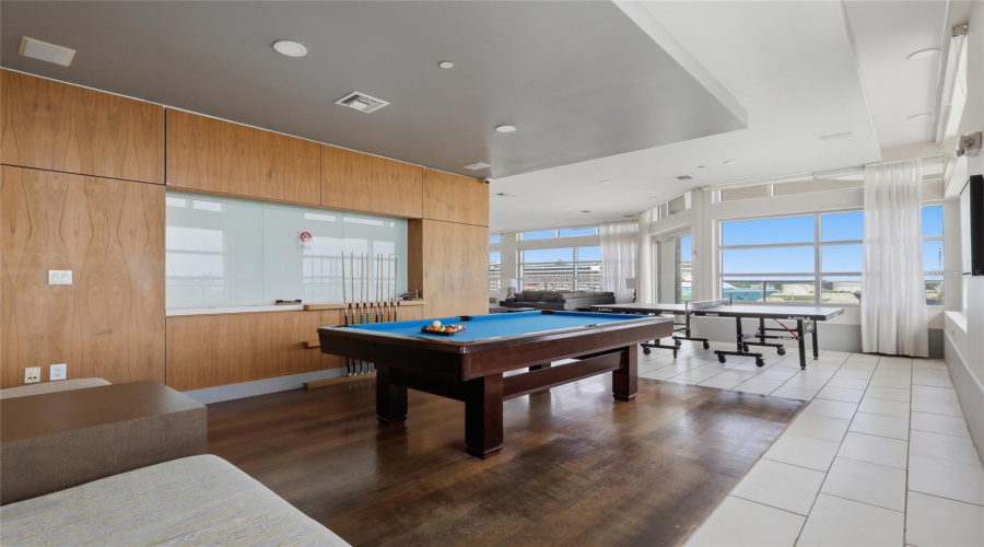 Tampa, Florida 33602, 2 Bedroom Bedrooms, ,2 Bathroombathrooms,Residential,For Sale,Channelside,0,Mfrtb8542319