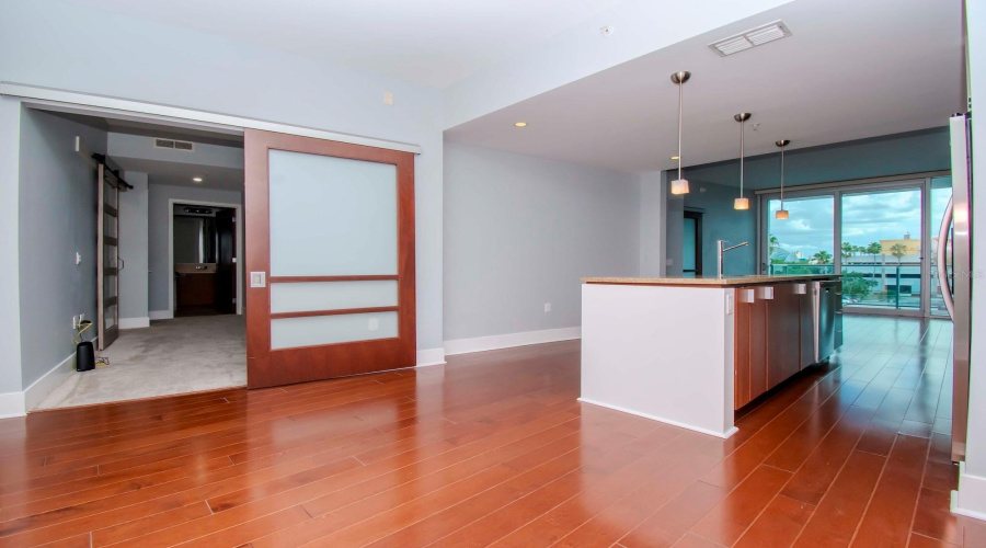 Tampa, Florida 33602, 2 Bedroom Bedrooms, ,2 Bathroombathrooms,Residential,For Sale,Channelside,0,Mfrtb8542319