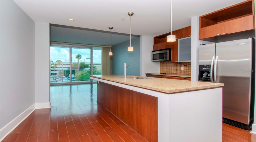 Tampa, Florida 33602, 2 Bedroom Bedrooms, ,2 Bathroombathrooms,Residential,For Sale,Channelside,0,Mfrtb8542319