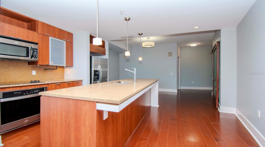 Tampa, Florida 33602, 2 Bedroom Bedrooms, ,2 Bathroombathrooms,Residential,For Sale,Channelside,0,Mfrtb8542319