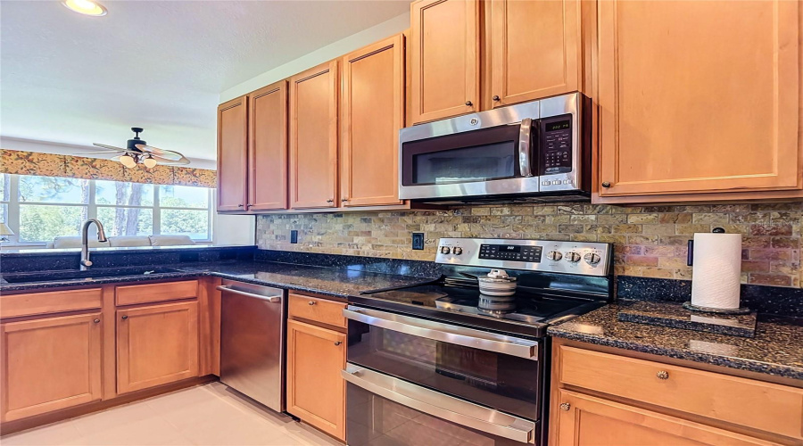 Trinity, Florida 34655, 2 Bedroom Bedrooms, ,2 Bathroombathrooms,Residential,For Sale,Morning Rose,0,Mfrtb8535097