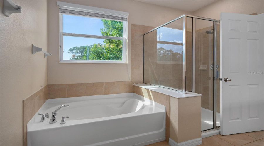 Orlando, Florida 32811, 4 Bedroom Bedrooms, ,2 Bathroombathrooms,Residential,For Sale,Dove Tree,0,Mfro6412846
