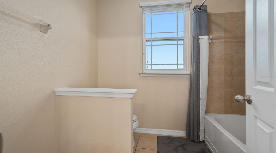 Orlando, Florida 32811, 4 Bedroom Bedrooms, ,2 Bathroombathrooms,Residential,For Sale,Dove Tree,0,Mfro6412846
