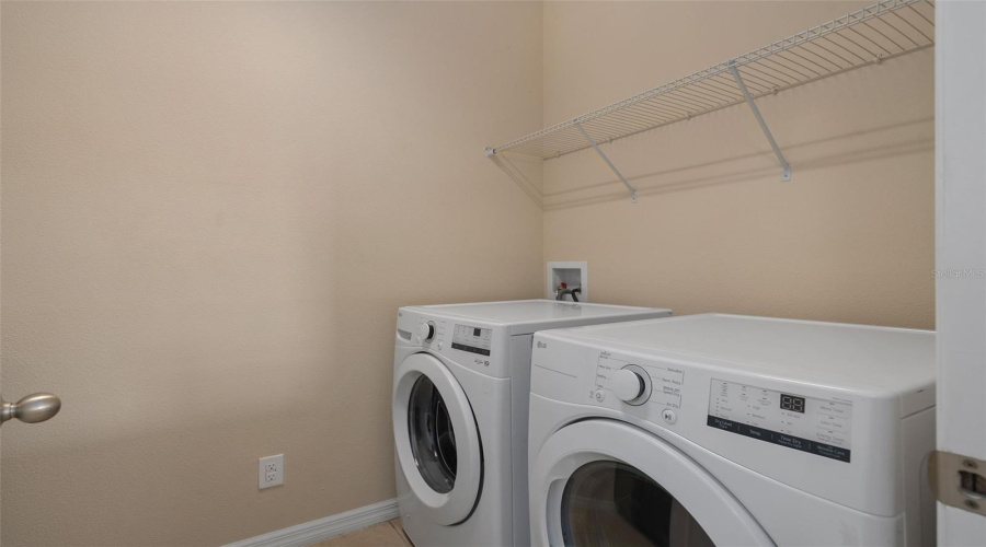 Orlando, Florida 32811, 4 Bedroom Bedrooms, ,2 Bathroombathrooms,Residential,For Sale,Dove Tree,0,Mfro6412846