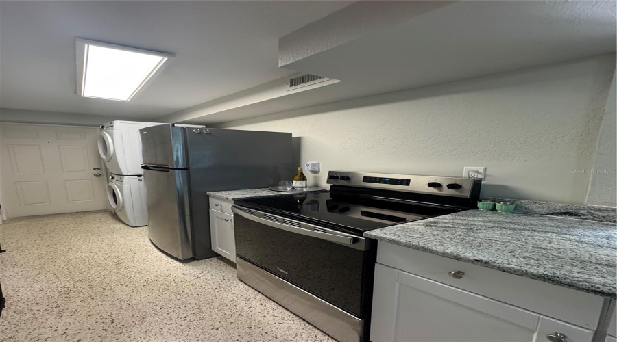 South Pasadena, Florida 33707, 1 Bedroom Bedrooms, ,1 Bathroombathrooms,Residential,For Sale,Shore,0,Mfrtb8537146