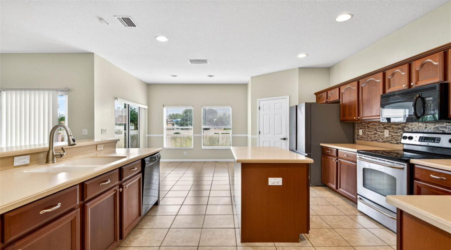 Ruskin, Florida 33570, 5 Bedroom Bedrooms, ,4 Bathroombathrooms,Residential,For Sale,Marion Hill,0,Mfrtb8496851
