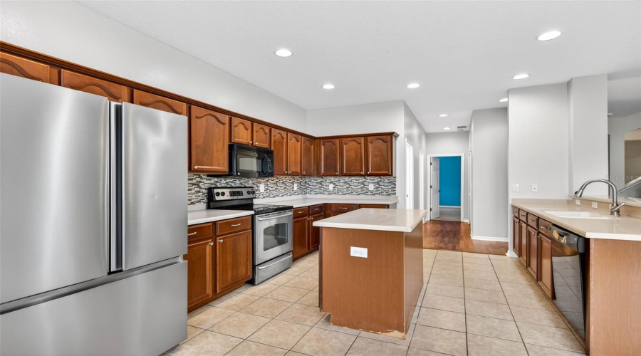 Ruskin, Florida 33570, 5 Bedroom Bedrooms, ,4 Bathroombathrooms,Residential,For Sale,Marion Hill,0,Mfrtb8496851