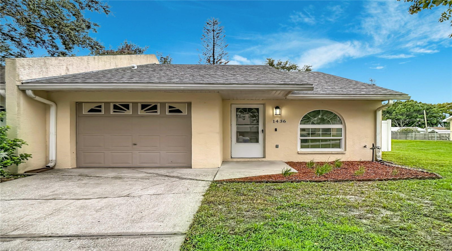Lakeland, Florida 33810, 3 Bedroom Bedrooms, ,2 Bathroombathrooms,Residential,For Sale,Shirley,0,Mfrl4963526