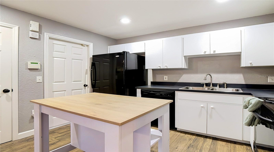 Lakeland, Florida 33810, 3 Bedroom Bedrooms, ,2 Bathroombathrooms,Residential,For Sale,Shirley,0,Mfrl4963526