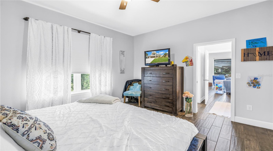 First Floor Guest En-Suite Bedroom.