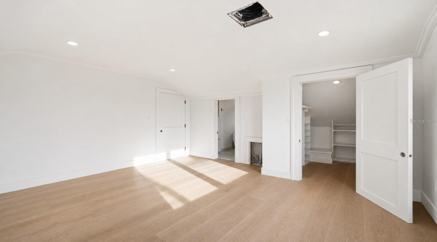 Sarasota, Florida 34242, 5 Bedroom Bedrooms, ,5 Bathroombathrooms,Residential,For Sale,Norsota,0,Mfra4702465