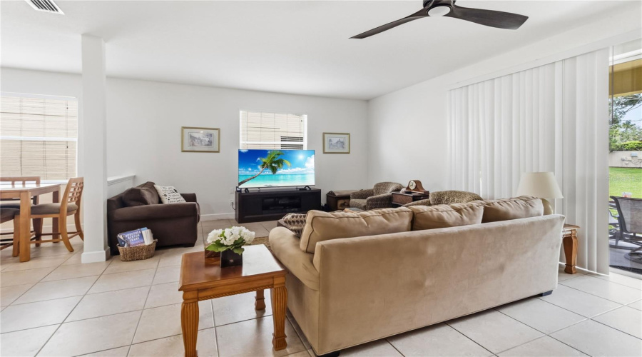 Kissimmee, Florida 34741, 4 Bedroom Bedrooms, ,3 Bathroombathrooms,Residential,For Sale,Forest Ridge,0,Mfrs5154697