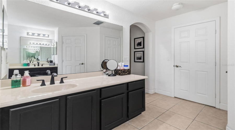 Kissimmee, Florida 34741, 4 Bedroom Bedrooms, ,3 Bathroombathrooms,Residential,For Sale,Forest Ridge,0,Mfrs5154697