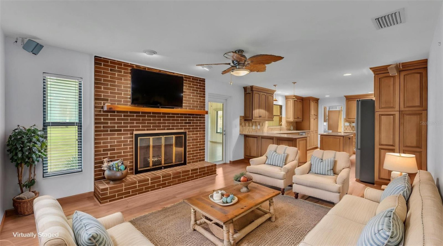 Lakeland, Florida 33809, 3 Bedroom Bedrooms, ,2 Bathroombathrooms,Residential,For Sale,Moore,0,Mfrl4963674