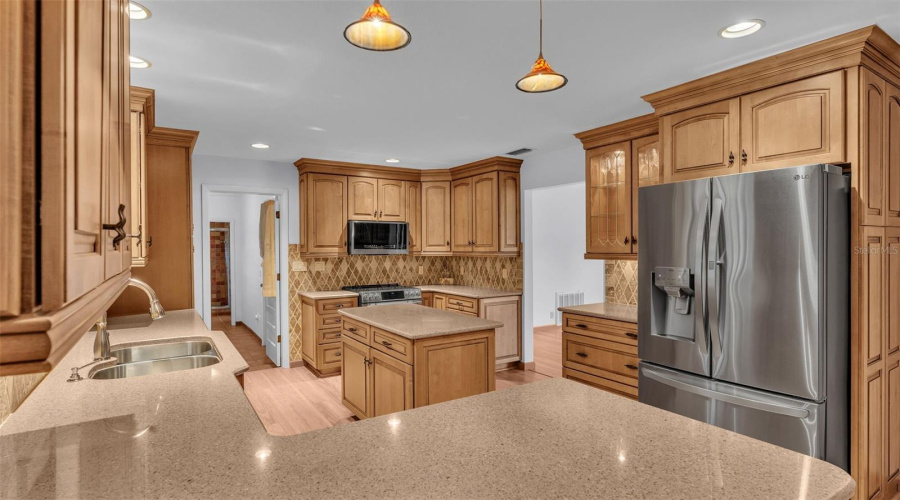 Lakeland, Florida 33809, 3 Bedroom Bedrooms, ,2 Bathroombathrooms,Residential,For Sale,Moore,0,Mfrl4963674