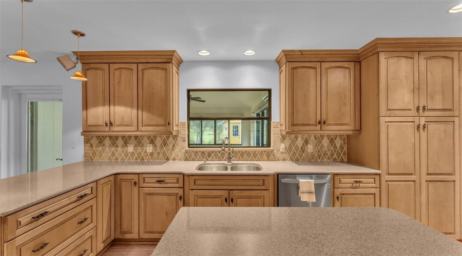 Lakeland, Florida 33809, 3 Bedroom Bedrooms, ,2 Bathroombathrooms,Residential,For Sale,Moore,0,Mfrl4963674
