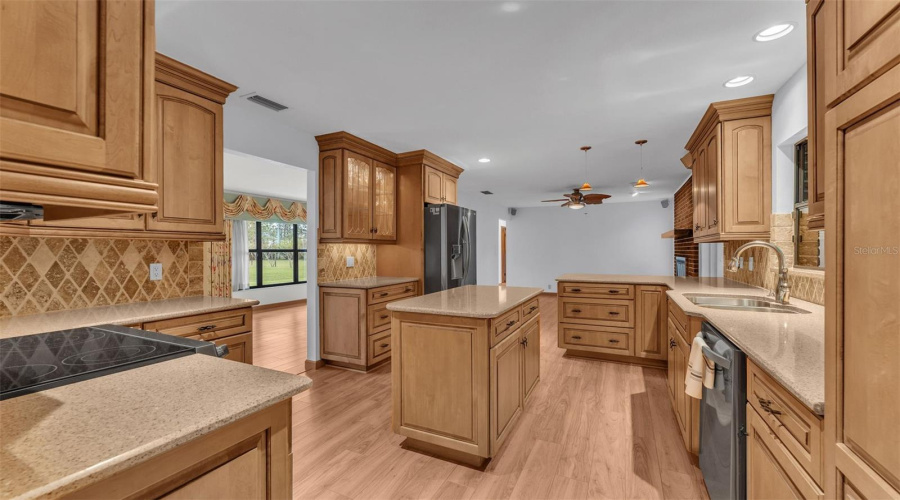 Lakeland, Florida 33809, 3 Bedroom Bedrooms, ,2 Bathroombathrooms,Residential,For Sale,Moore,0,Mfrl4963674