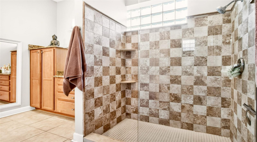 Valrico, Florida 33596, 3 Bedroom Bedrooms, ,3 Bathroombathrooms,Residential,For Sale,Fairway One,0,Mfrtb8492731