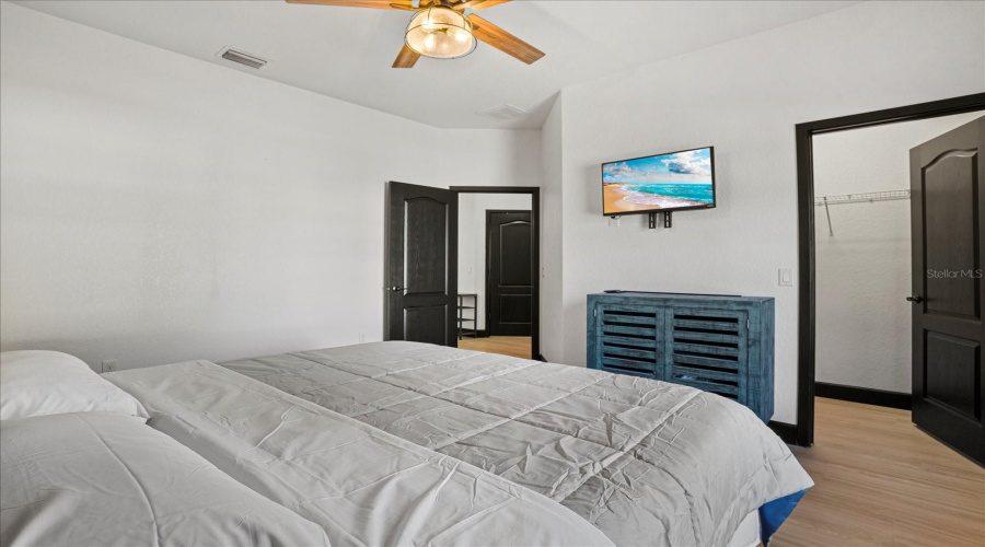 Sarasota, Florida 34237, 3 Bedroom Bedrooms, ,2 Bathroombathrooms,Residential,For Sale,Shade,0,Mfrn6143460