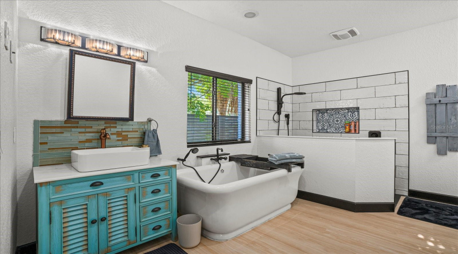 Sarasota, Florida 34237, 3 Bedroom Bedrooms, ,2 Bathroombathrooms,Residential,For Sale,Shade,0,Mfrn6143460