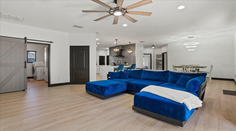 Sarasota, Florida 34237, 3 Bedroom Bedrooms, ,2 Bathroombathrooms,Residential,For Sale,Shade,0,Mfrn6143460