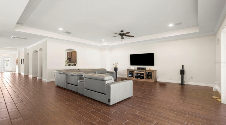 Tampa, Florida 33624, 4 Bedroom Bedrooms, ,3 Bathroombathrooms,Residential,For Sale,Lakecastle,0,Mfrtb8513935
