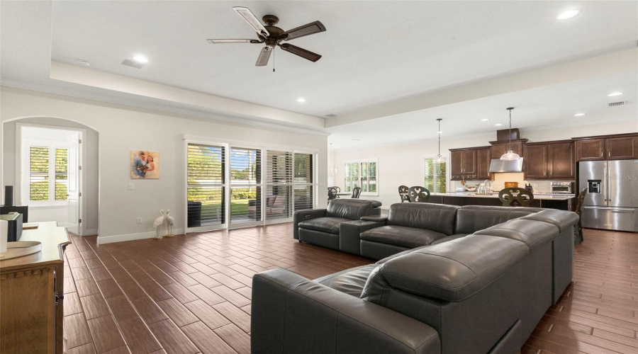 Tampa, Florida 33624, 4 Bedroom Bedrooms, ,3 Bathroombathrooms,Residential,For Sale,Lakecastle,0,Mfrtb8513935