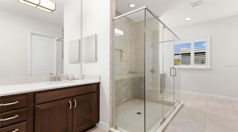 Tampa, Florida 33624, 4 Bedroom Bedrooms, ,3 Bathroombathrooms,Residential,For Sale,Lakecastle,0,Mfrtb8513935