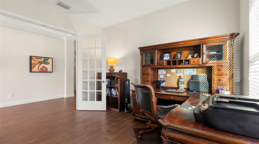 Tampa, Florida 33624, 4 Bedroom Bedrooms, ,3 Bathroombathrooms,Residential,For Sale,Lakecastle,0,Mfrtb8513935