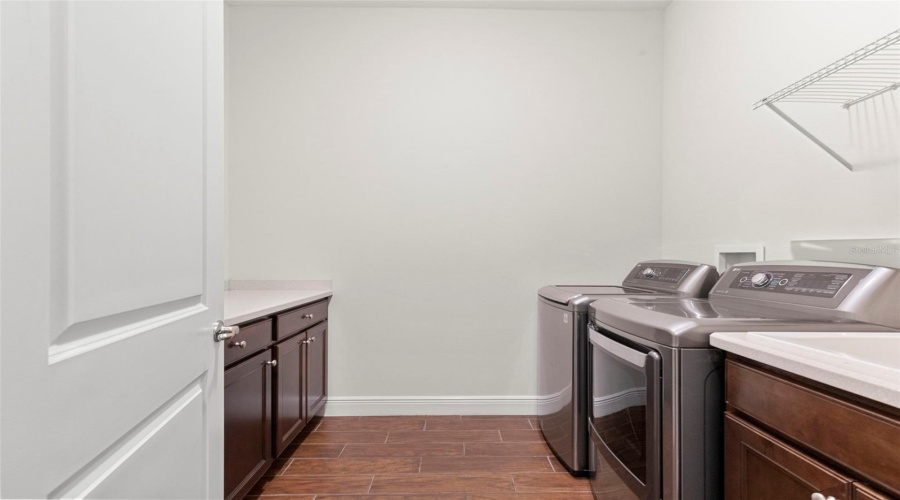 Tampa, Florida 33624, 4 Bedroom Bedrooms, ,3 Bathroombathrooms,Residential,For Sale,Lakecastle,0,Mfrtb8513935
