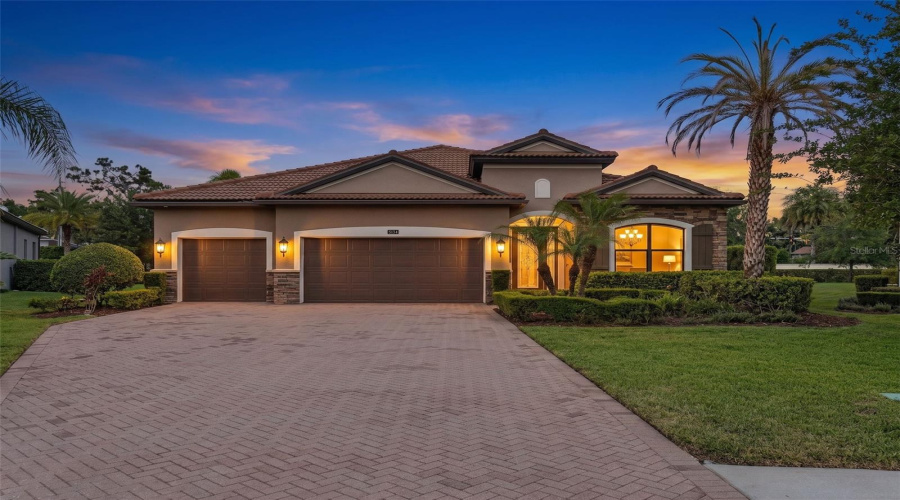 Tampa, Florida 33624, 4 Bedroom Bedrooms, ,3 Bathroombathrooms,Residential,For Sale,Lakecastle,0,Mfrtb8513935