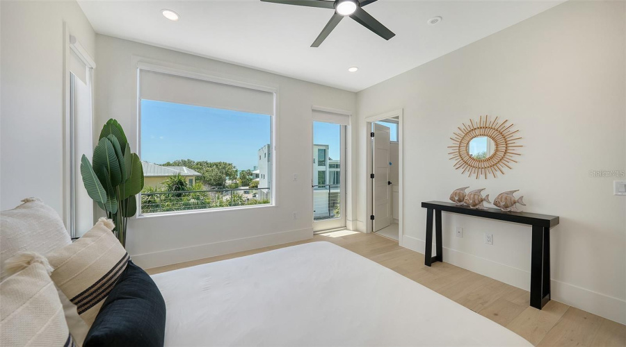 Sarasota, Florida 34242, 4 Bedroom Bedrooms, ,4 Bathroombathrooms,Residential,For Sale,Midnight Pass,0,Mfra4702119