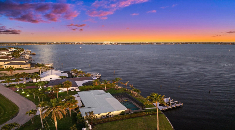 116 Feet Of Direct Riverfront