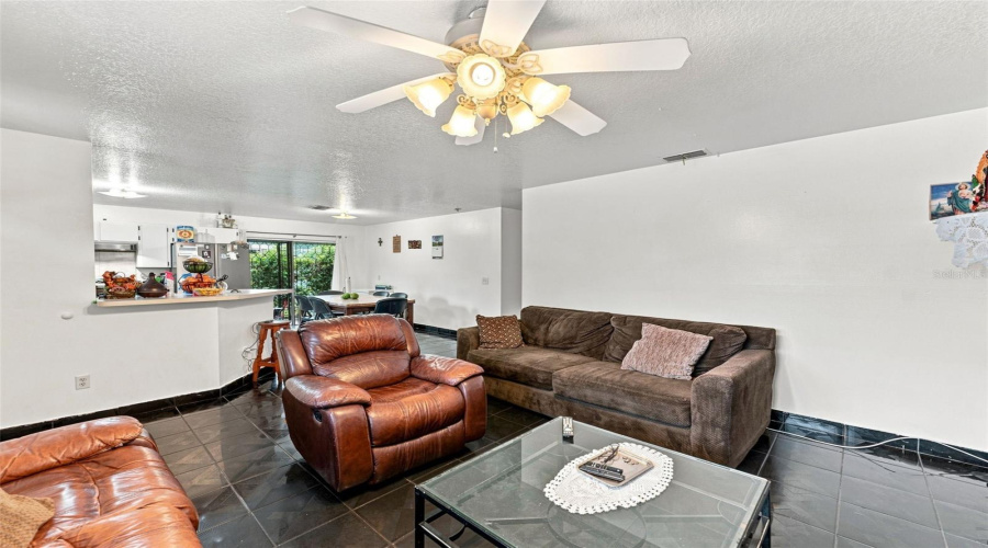 Plant City, Florida 33563, 3 Bedroom Bedrooms, ,2 Bathroombathrooms,Residential,For Sale,Bethune,0,Mfrtb8542908