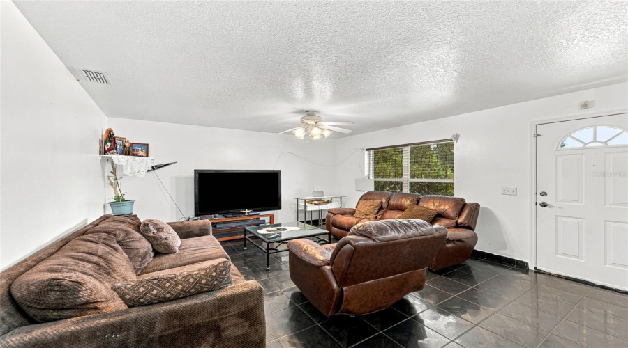 Plant City, Florida 33563, 3 Bedroom Bedrooms, ,2 Bathroombathrooms,Residential,For Sale,Bethune,0,Mfrtb8542908