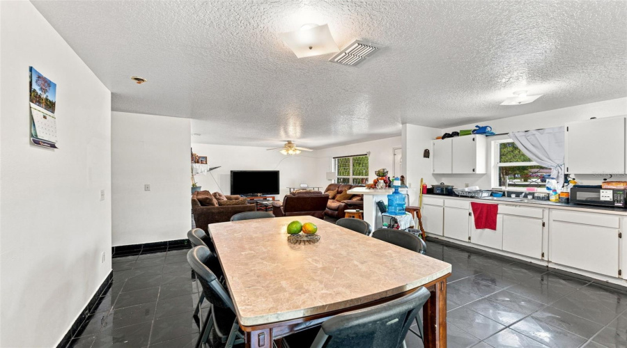 Plant City, Florida 33563, 3 Bedroom Bedrooms, ,2 Bathroombathrooms,Residential,For Sale,Bethune,0,Mfrtb8542908