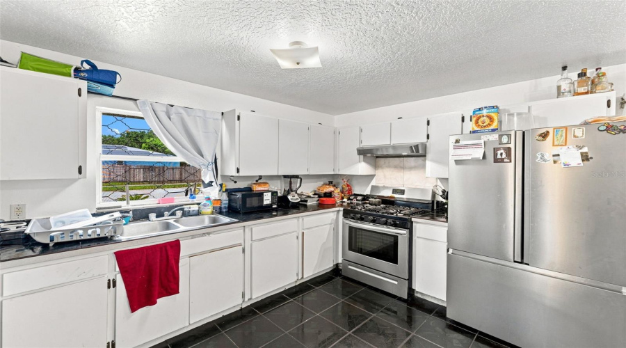 Plant City, Florida 33563, 3 Bedroom Bedrooms, ,2 Bathroombathrooms,Residential,For Sale,Bethune,0,Mfrtb8542908