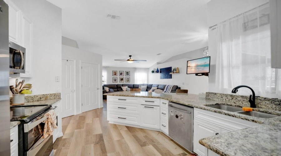 Sanford, Florida 32771, 4 Bedroom Bedrooms, ,2 Bathroombathrooms,Residential,For Sale,Brushcreek,0,Mfrv4948960