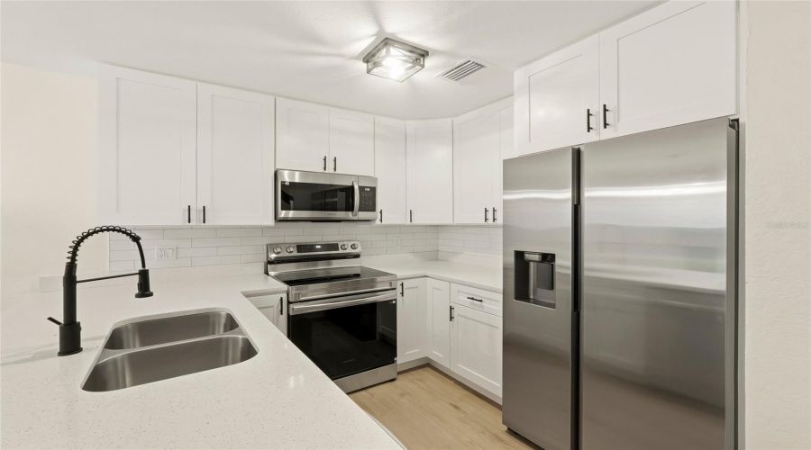 Palm Harbor, Florida 34684, 2 Bedroom Bedrooms, ,2 Bathroombathrooms,Residential,For Sale,Somerset,0,Mfrtb8515153