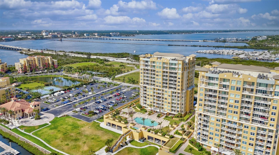 Stunning Views Of The Surrounding Manatee River