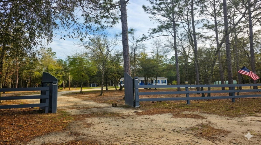 Bronson, Florida 32621, 4 Bedroom Bedrooms, ,2 Bathroombathrooms,Residential,For Sale,80Th,0,Mfrtb8484993