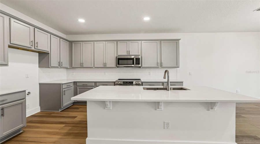 Wesley Chapel, Florida 33545, 3 Bedroom Bedrooms, ,2 Bathroombathrooms,Residential,For Sale,Clover Fin,0,Mfrtb8499365