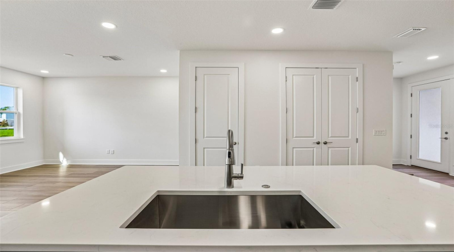 Wesley Chapel, Florida 33545, 3 Bedroom Bedrooms, ,2 Bathroombathrooms,Residential,For Sale,Clover Fin,0,Mfrtb8499365