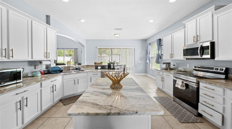 Spring Hill, Florida 34609, 4 Bedroom Bedrooms, ,3 Bathroombathrooms,Residential,For Sale,Birchfield,0,Mfrtb8533161