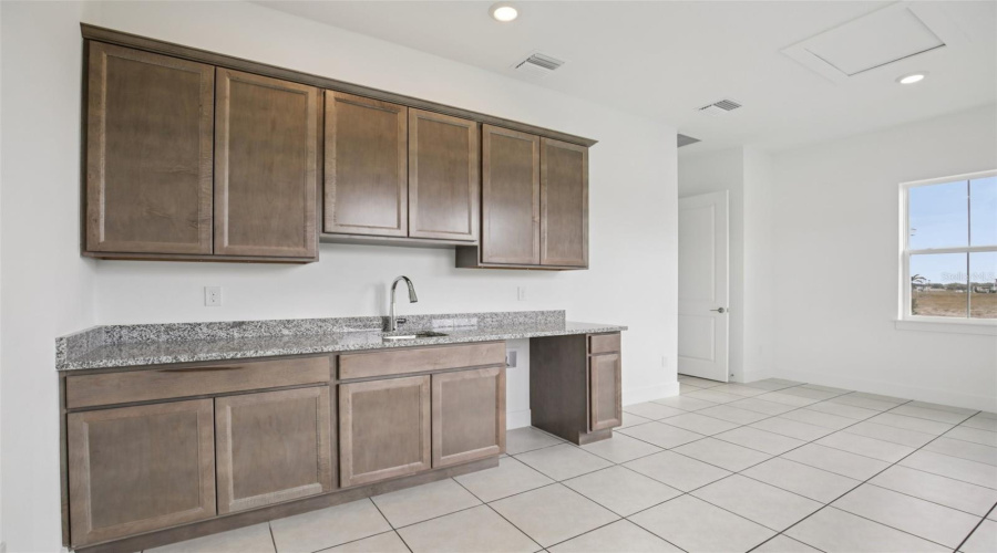 Parrish, Florida 34219, 6 Bedroom Bedrooms, ,4 Bathroombathrooms,Residential,For Sale,Golden Beach,0,Mfrtb8444921
