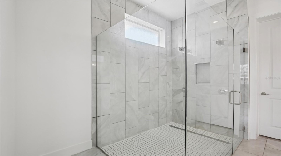 Parrish, Florida 34219, 6 Bedroom Bedrooms, ,4 Bathroombathrooms,Residential,For Sale,Golden Beach,0,Mfrtb8444921