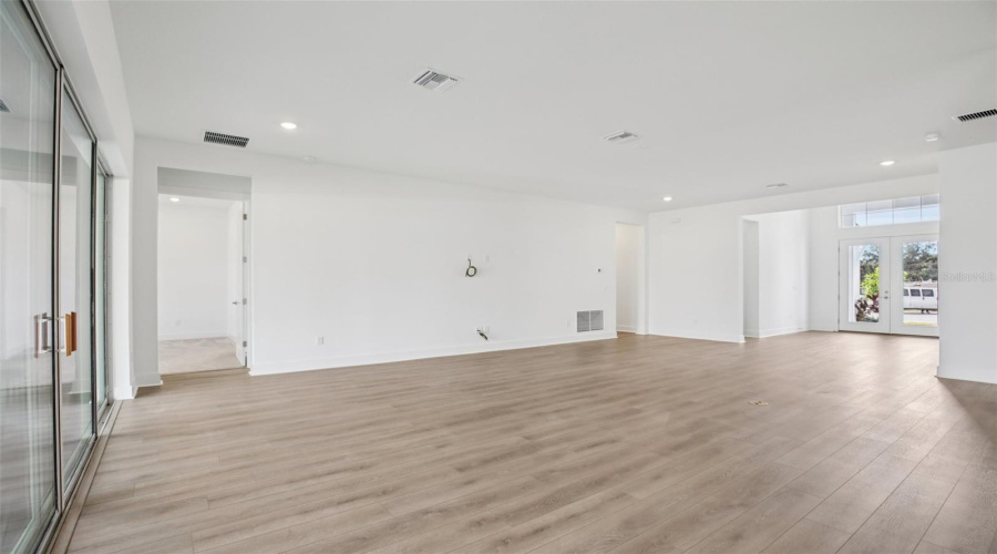 Parrish, Florida 34219, 6 Bedroom Bedrooms, ,4 Bathroombathrooms,Residential,For Sale,Golden Beach,0,Mfrtb8444921