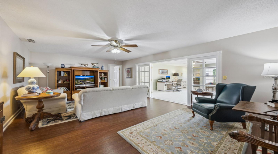 Altamonte Springs, Florida 32701, 4 Bedroom Bedrooms, ,2 Bathroombathrooms,Residential,For Sale,Oak Hill,0,Mfro6436019