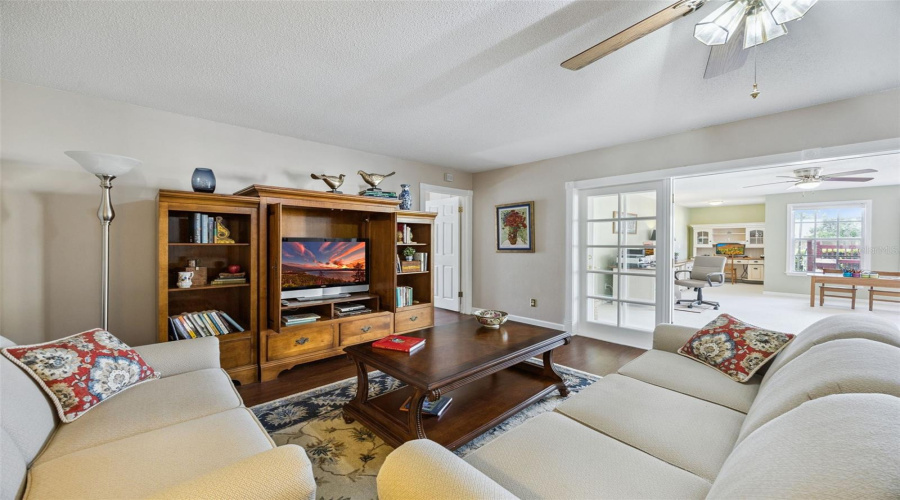 Altamonte Springs, Florida 32701, 4 Bedroom Bedrooms, ,2 Bathroombathrooms,Residential,For Sale,Oak Hill,0,Mfro6436019