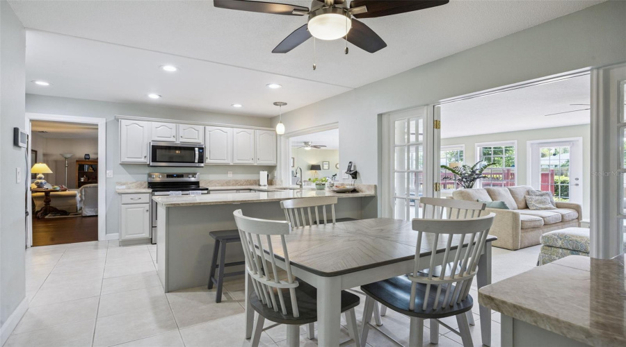 Altamonte Springs, Florida 32701, 4 Bedroom Bedrooms, ,2 Bathroombathrooms,Residential,For Sale,Oak Hill,0,Mfro6436019
